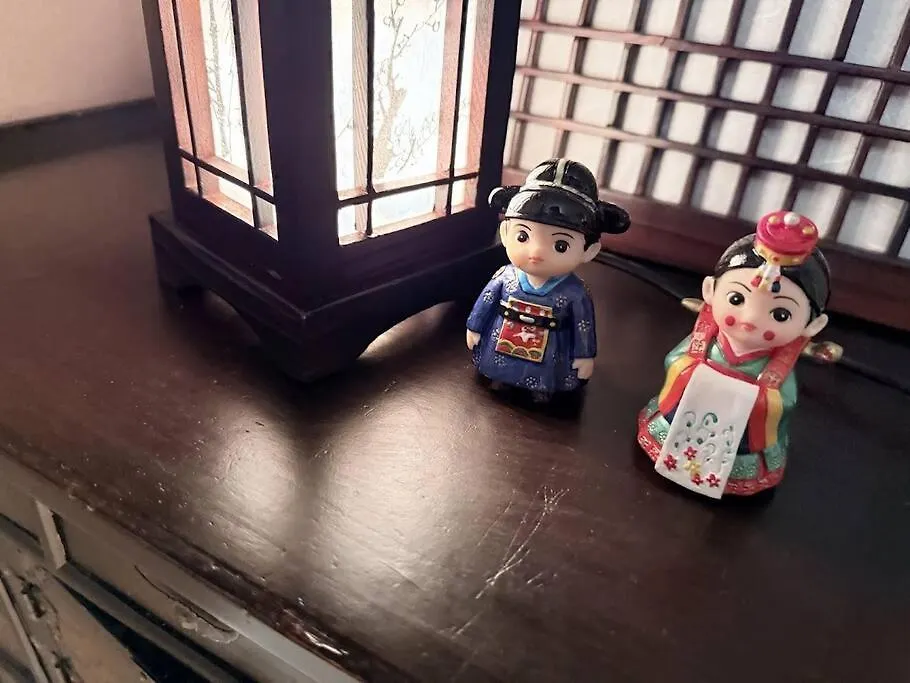 Korea Traditional Family House In Busan Apartment